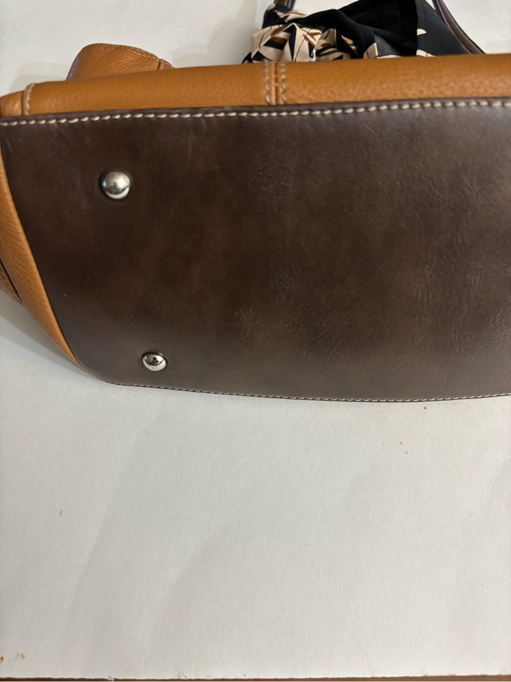SOPHIA Caperelli Tan Leather Tote Bag with Scarf - Picture 12 of 13